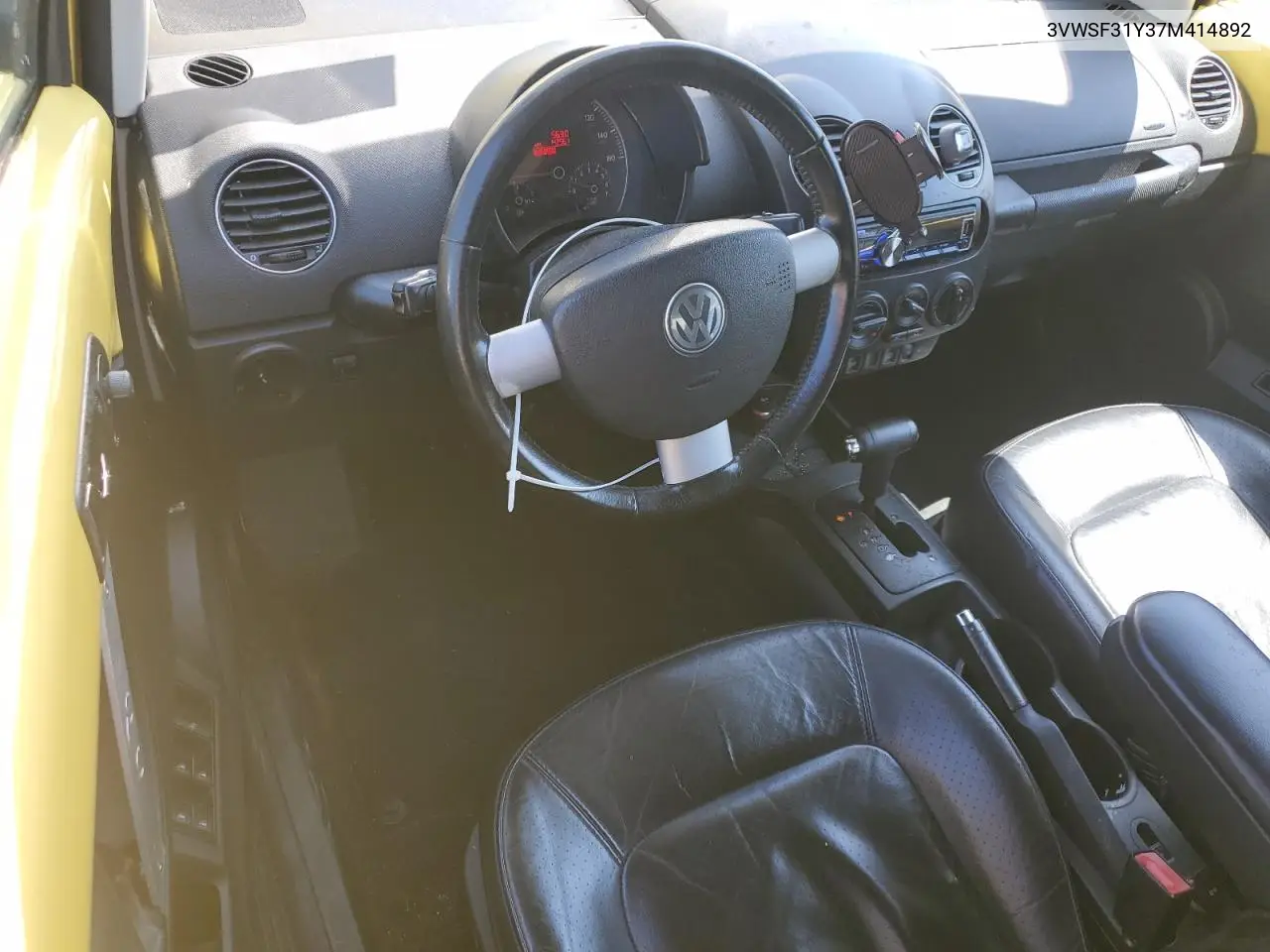 2007 Volkswagen New Beetle Convertible Option Package 2 VIN: 3VWSF31Y37M414892 Lot: 65466425
