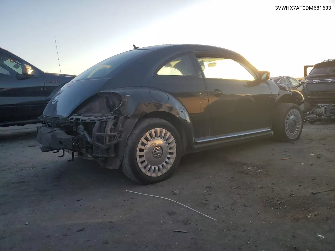 2013 Volkswagen Beetle VIN: 3VWHX7AT0DM681633 Lot: 43077395
