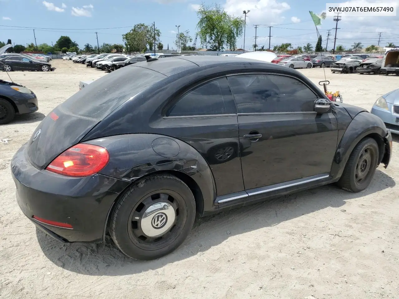 2014 Volkswagen Beetle VIN: 3VWJ07AT6EM657490 Lot: 56752285