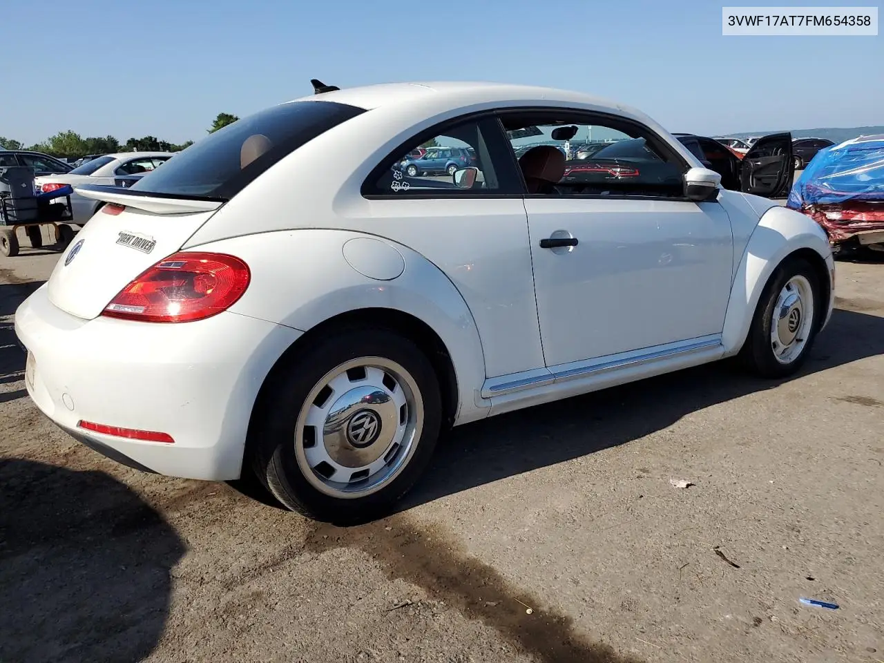2015 Volkswagen Beetle 1.8T VIN: 3VWF17AT7FM654358 Lot: 61212315