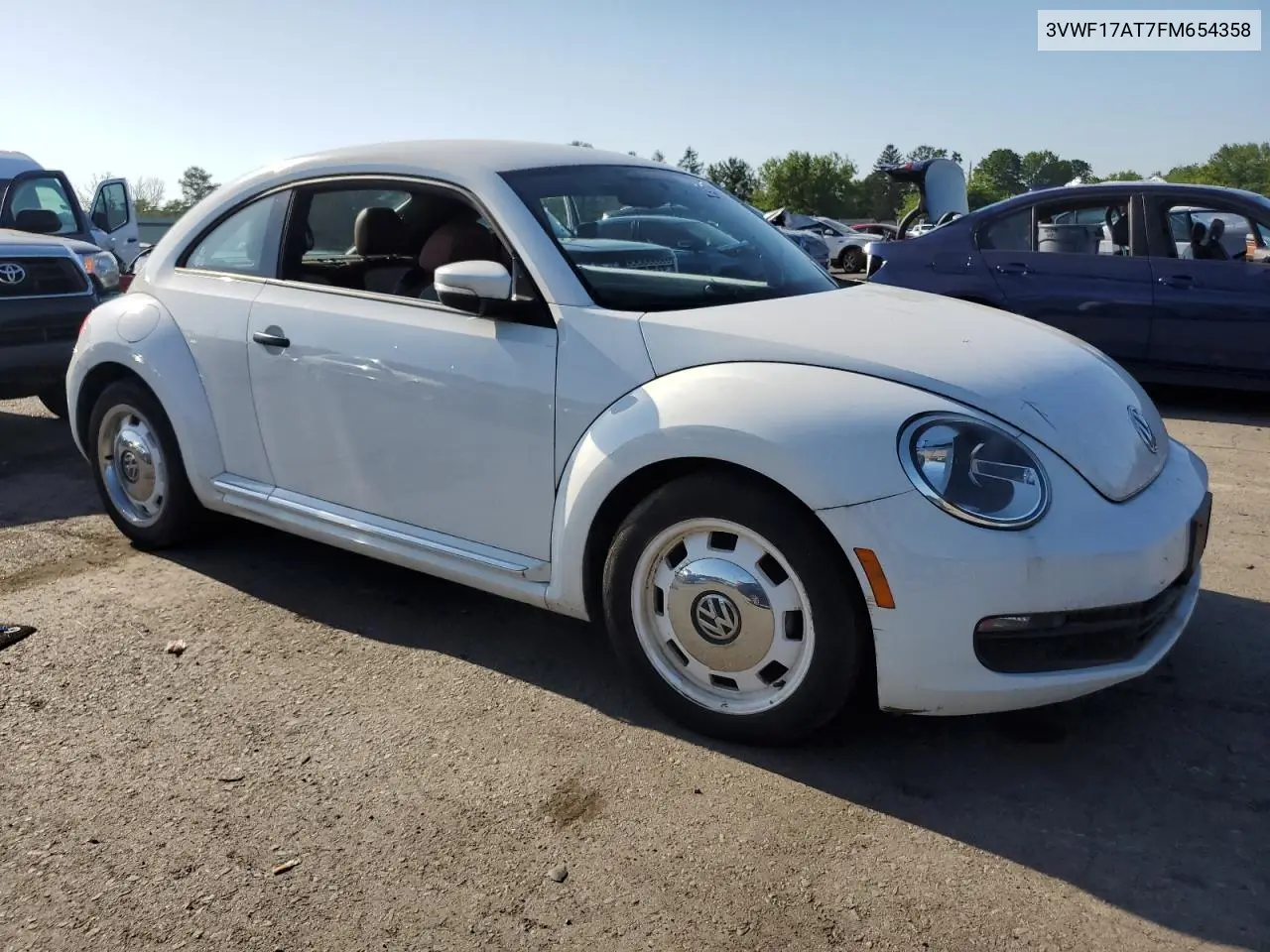 2015 Volkswagen Beetle 1.8T VIN: 3VWF17AT7FM654358 Lot: 61212315