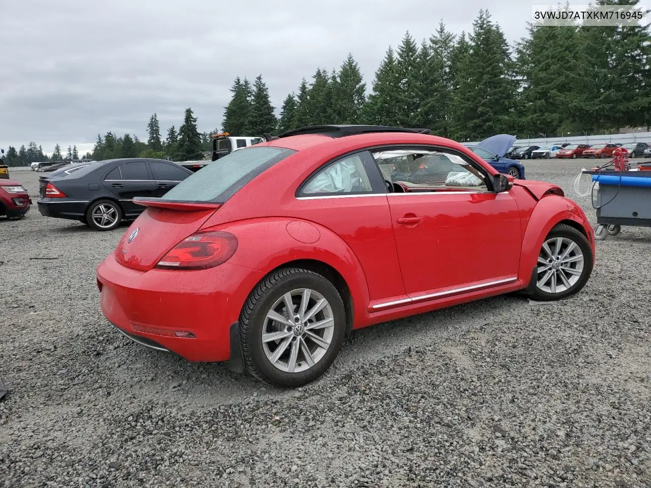 2019 Volkswagen Beetle Se VIN: 3VWJD7ATXKM716945 Lot: 62724375