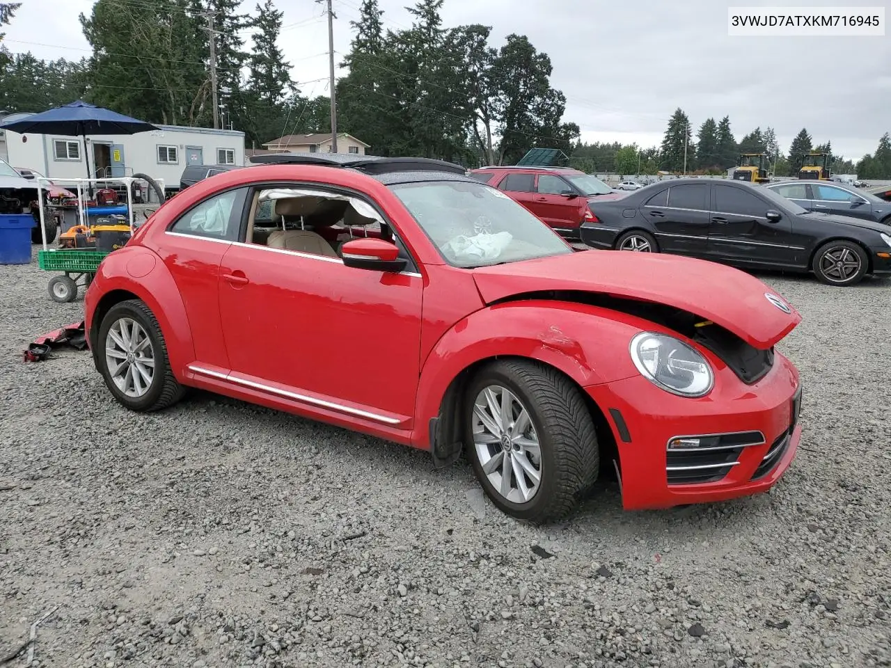 2019 Volkswagen Beetle Se VIN: 3VWJD7ATXKM716945 Lot: 62724375