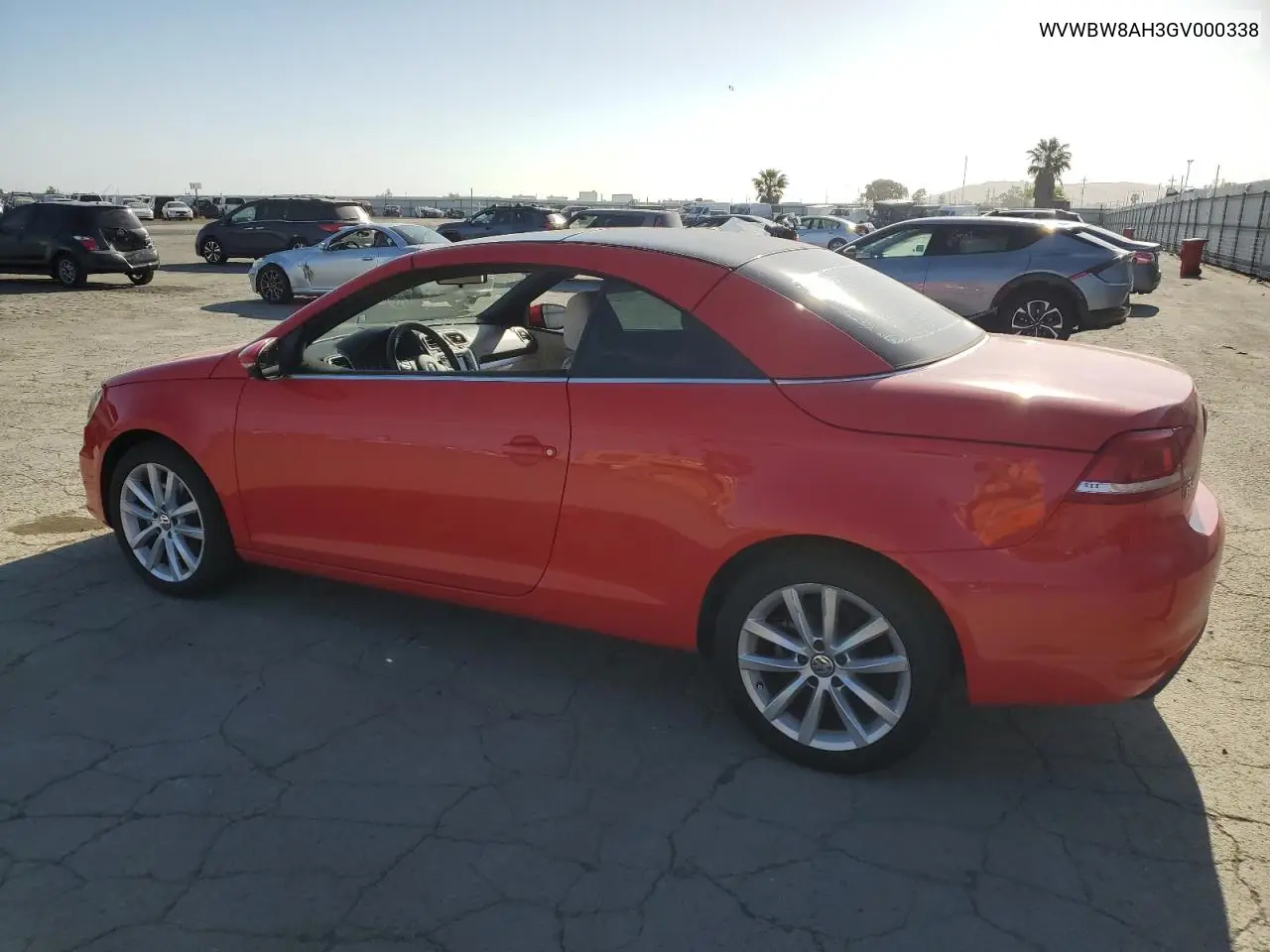 2016 Volkswagen Eos Komfort VIN: WVWBW8AH3GV000338 Lot: 55843995