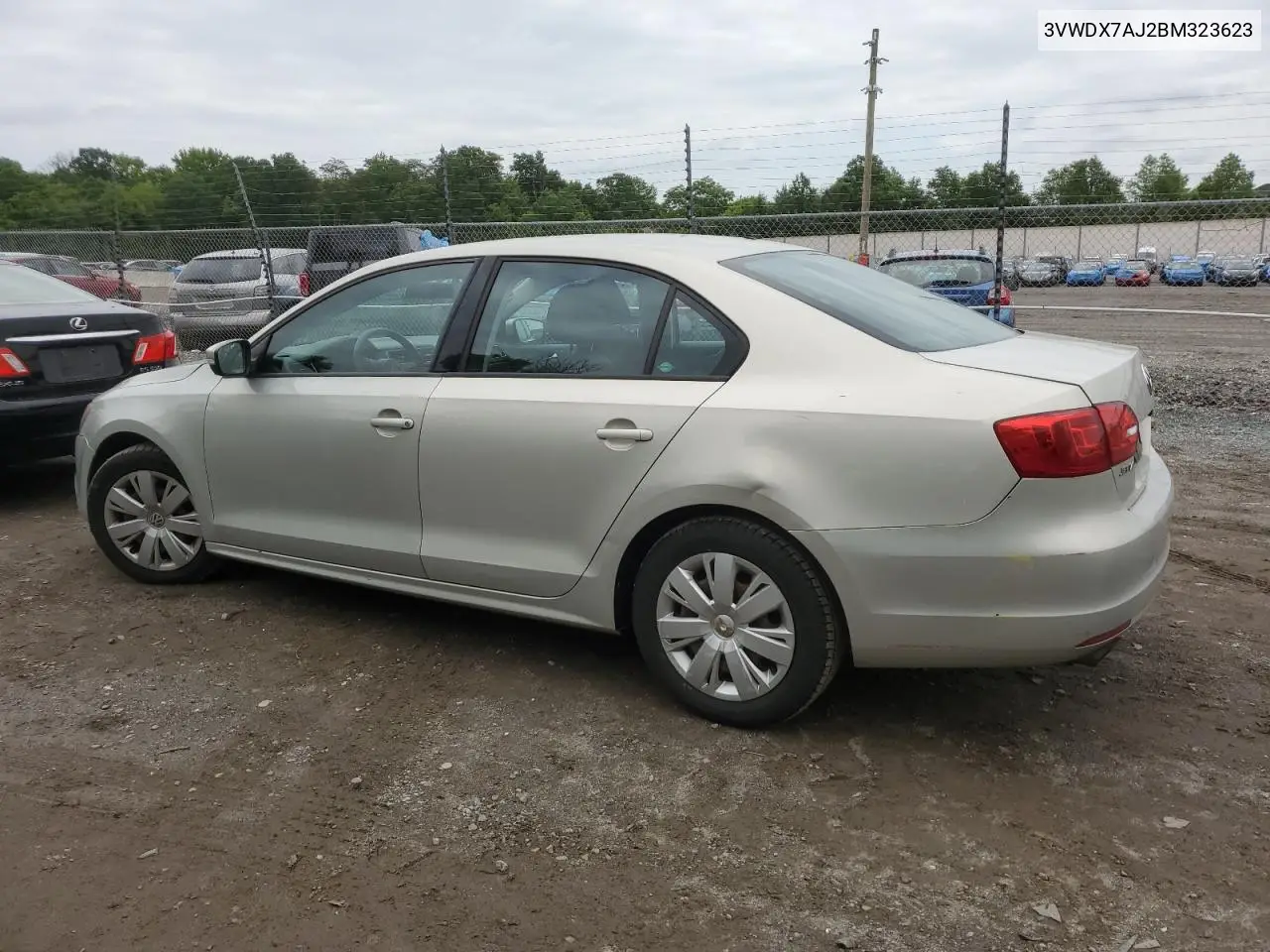 3vwdx7aj2bm323623 3VWDX7AJ2BM323623 2011 Volkswagen Jetta Se