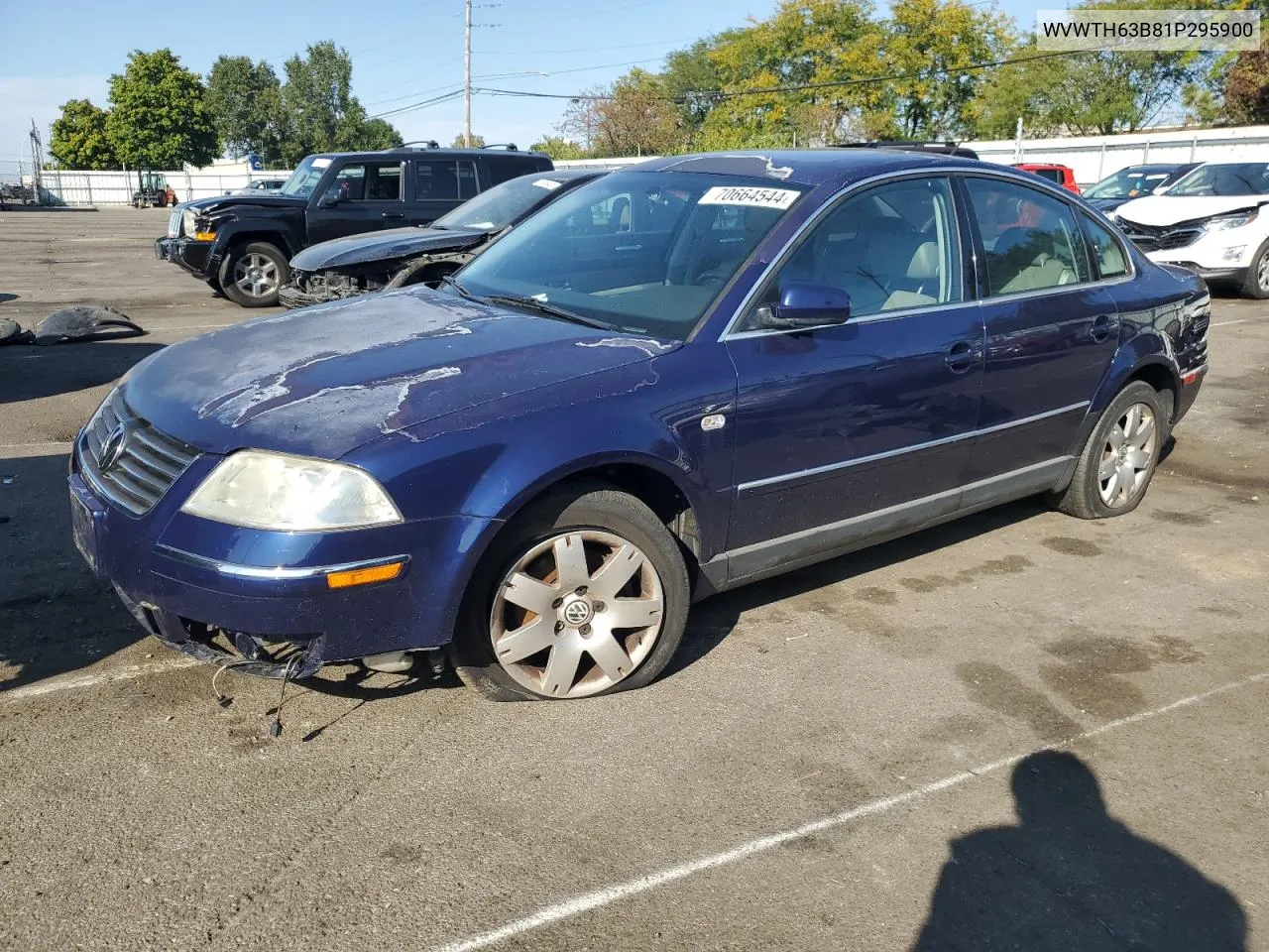 2001 Volkswagen Passat Glx 4Motion VIN: WVWTH63B81P295900 Lot: 70664544