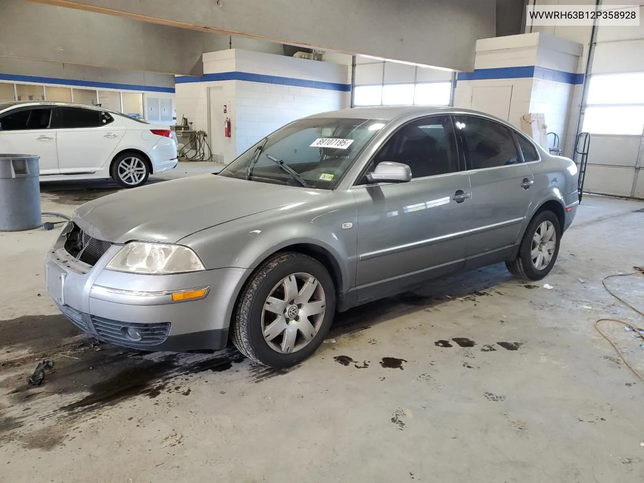 2002 Volkswagen Passat Glx VIN: WVWRH63B12P358928 Lot: 89107195