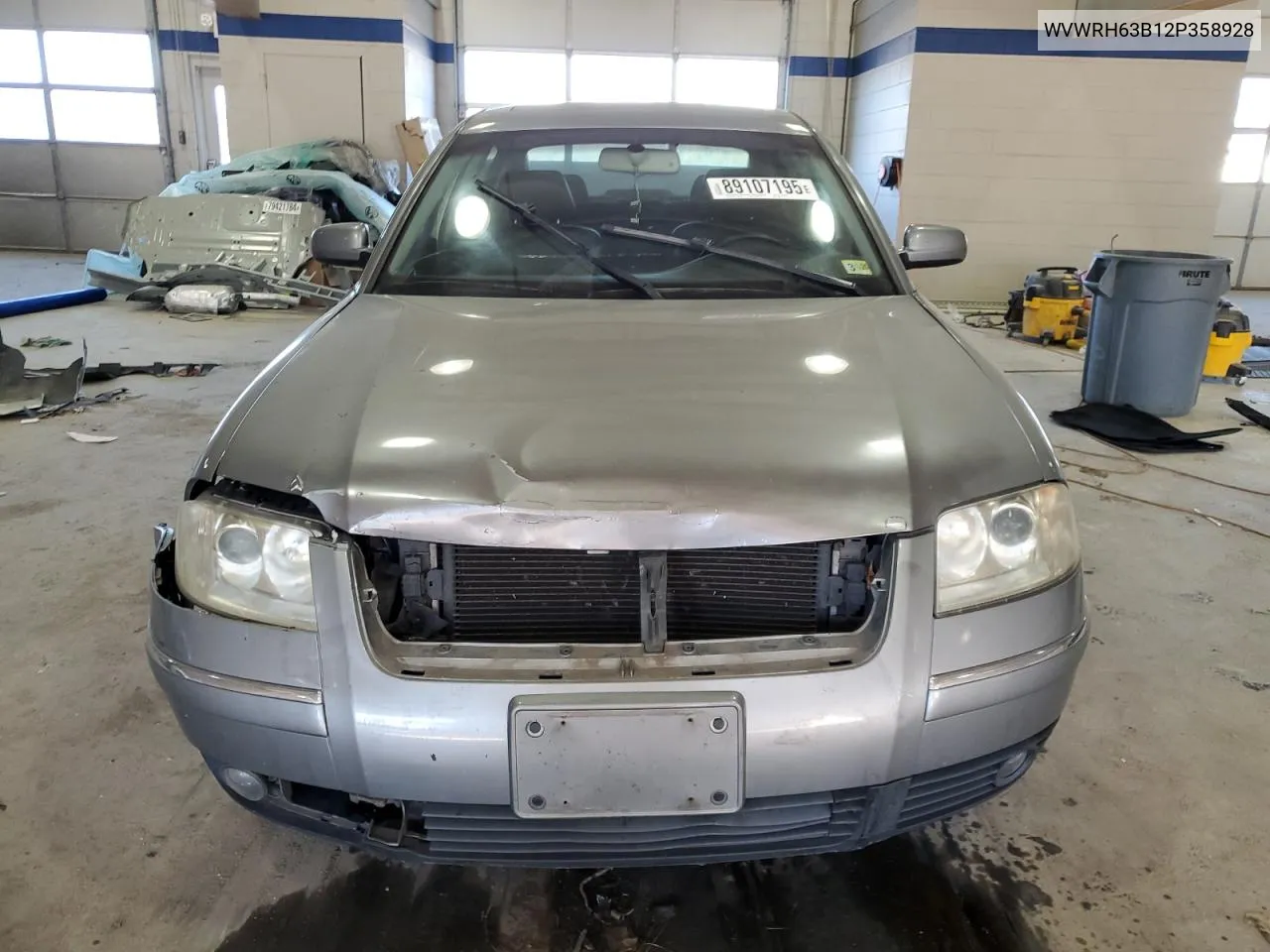 2002 Volkswagen Passat Glx VIN: WVWRH63B12P358928 Lot: 89107195