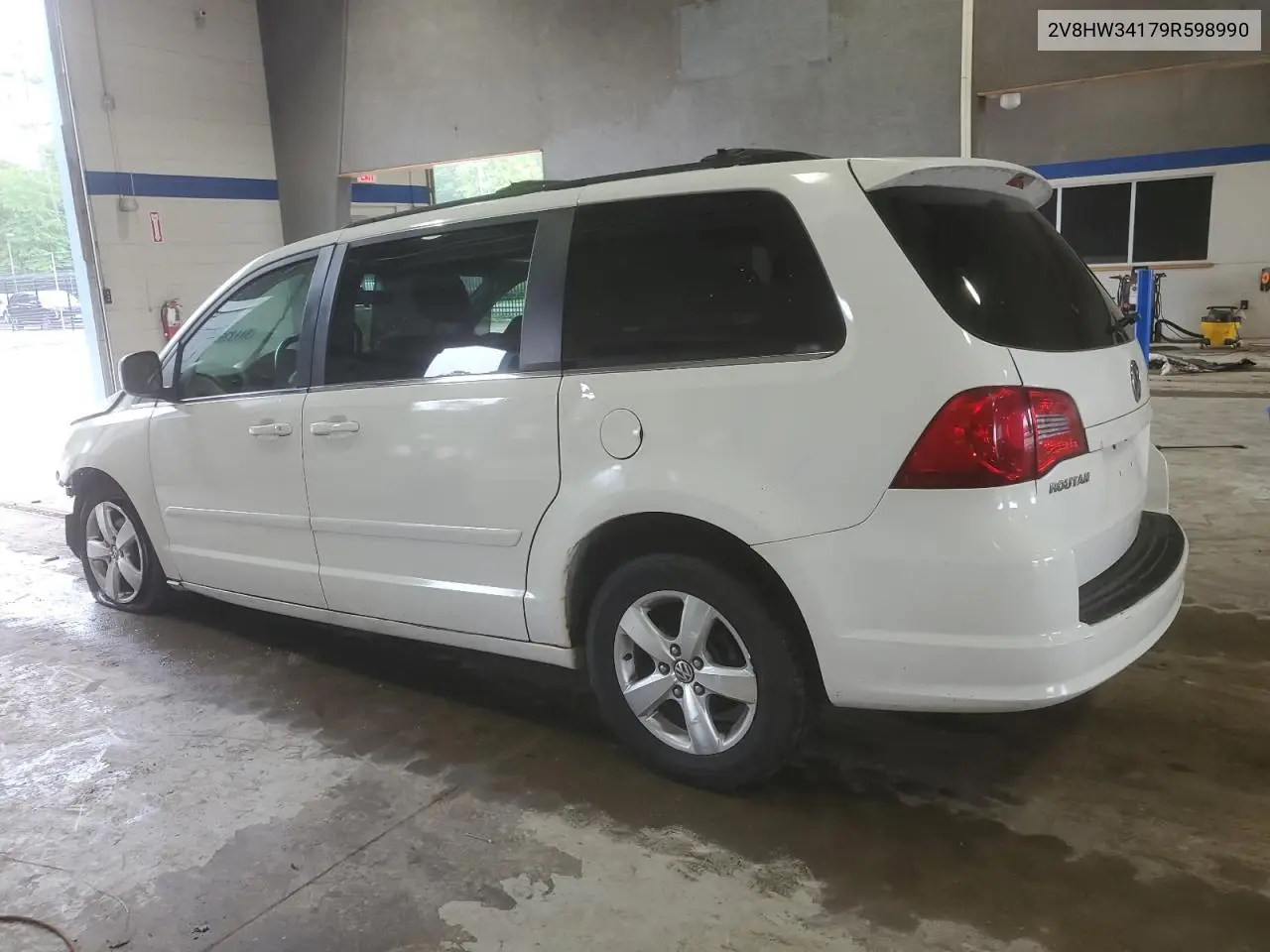 2009 Volkswagen Routan Se VIN: 2V8HW34179R598990 Lot: 61133635