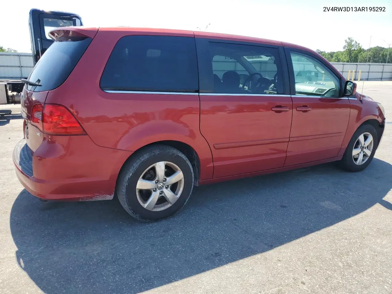 2010 Volkswagen Routan Se VIN: 2V4RW3D13AR195292 Lot: 55925835