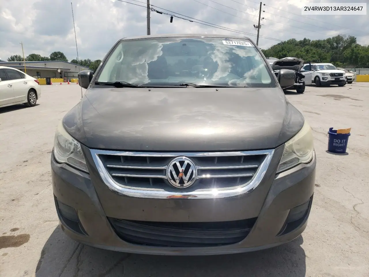 2010 Volkswagen Routan Se VIN: 2V4RW3D13AR324647 Lot: 62717025