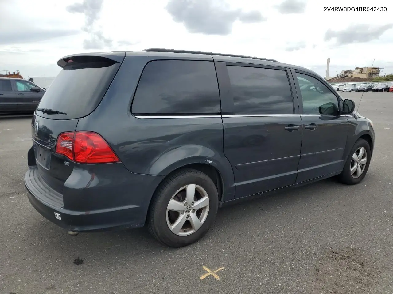 2011 Volkswagen Routan Se VIN: 2V4RW3DG4BR642430 Lot: 60000325
