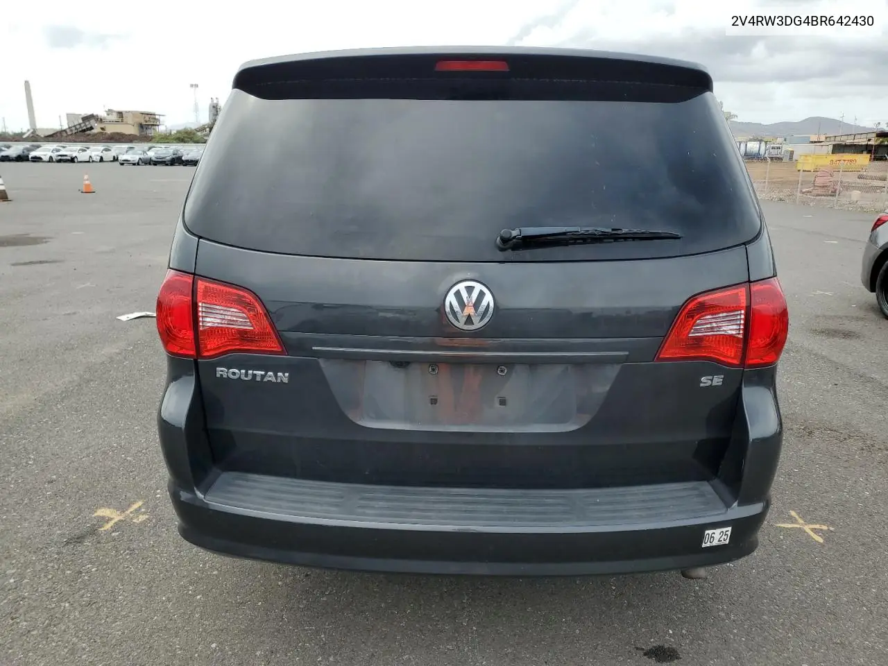 2011 Volkswagen Routan Se VIN: 2V4RW3DG4BR642430 Lot: 60000325