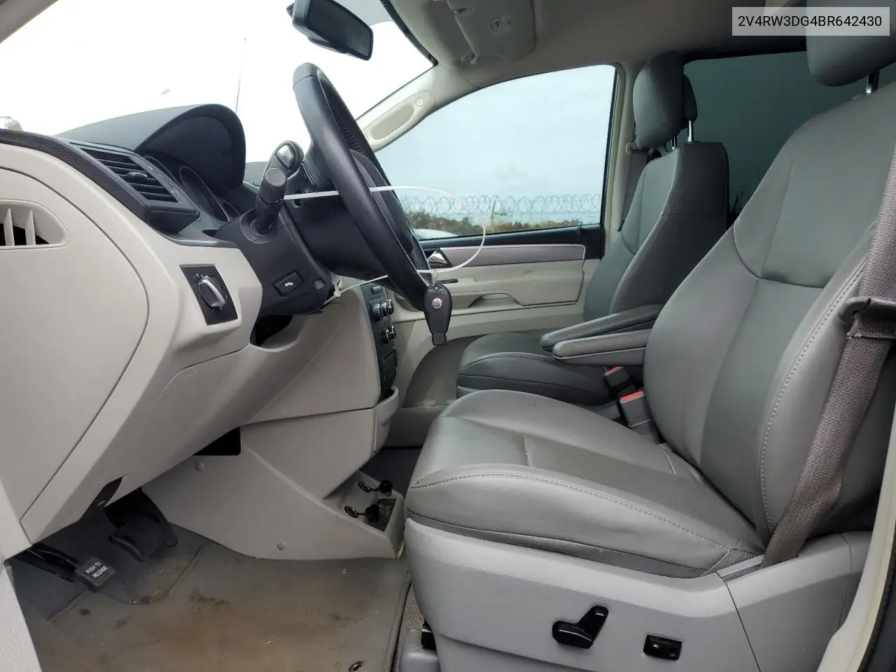 2011 Volkswagen Routan Se VIN: 2V4RW3DG4BR642430 Lot: 60000325