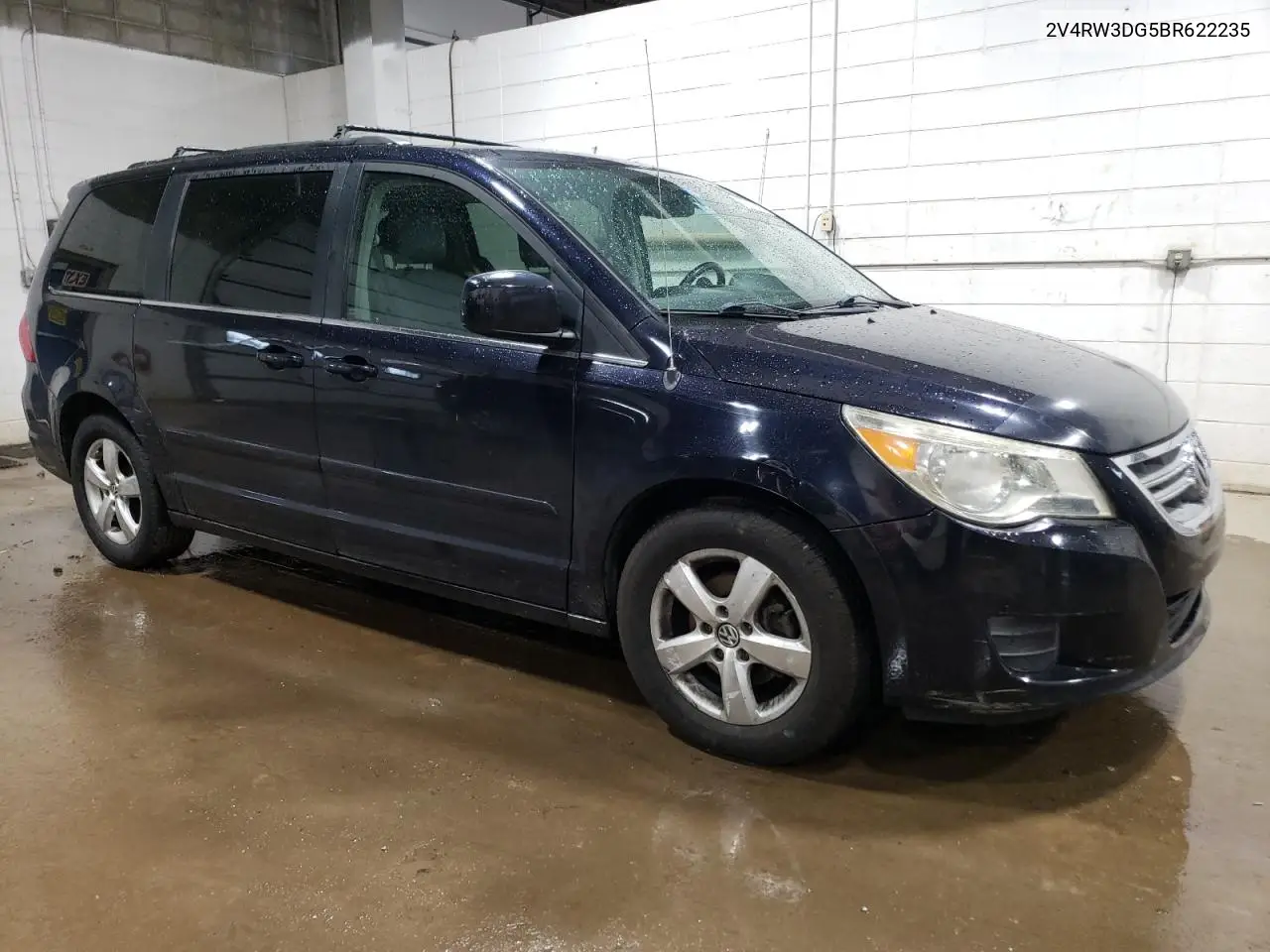 2011 Volkswagen Routan Se VIN: 2V4RW3DG5BR622235 Lot: 61046085