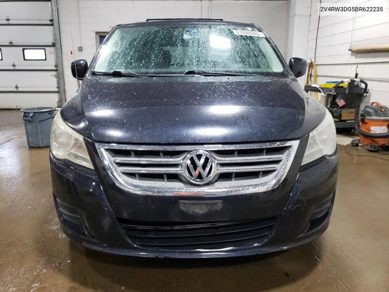 2011 Volkswagen Routan Se VIN: 2V4RW3DG5BR622235 Lot: 61046085