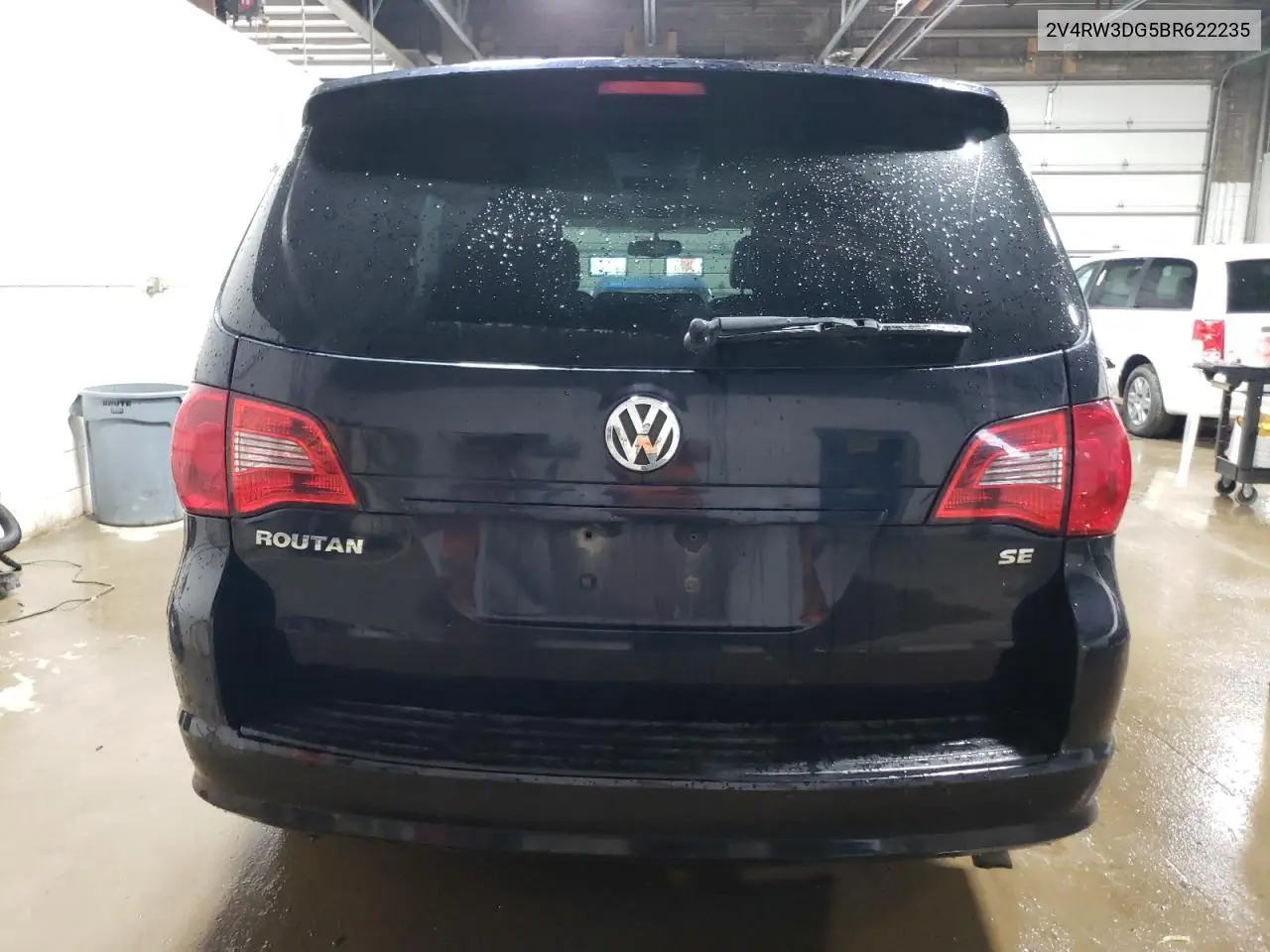 2011 Volkswagen Routan Se VIN: 2V4RW3DG5BR622235 Lot: 61046085