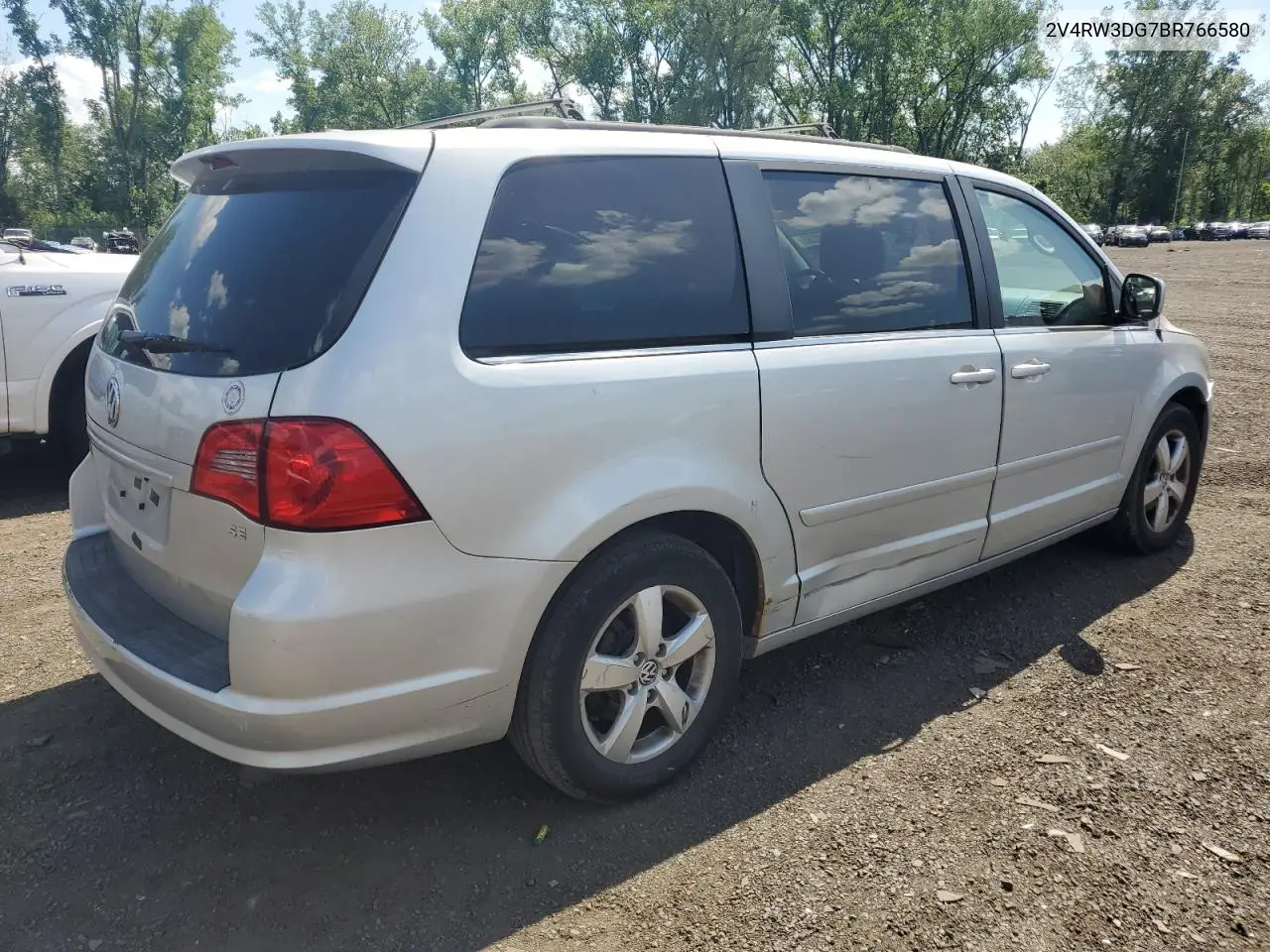 2011 Volkswagen Routan Se VIN: 2V4RW3DG7BR766580 Lot: 62161235