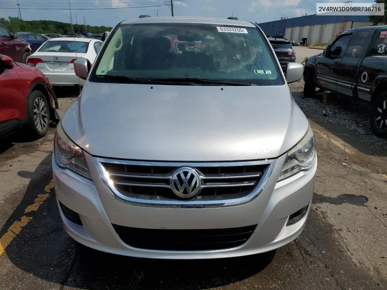 2011 Volkswagen Routan Se VIN: 2V4RW3DG9BR738716 Lot: 63333255