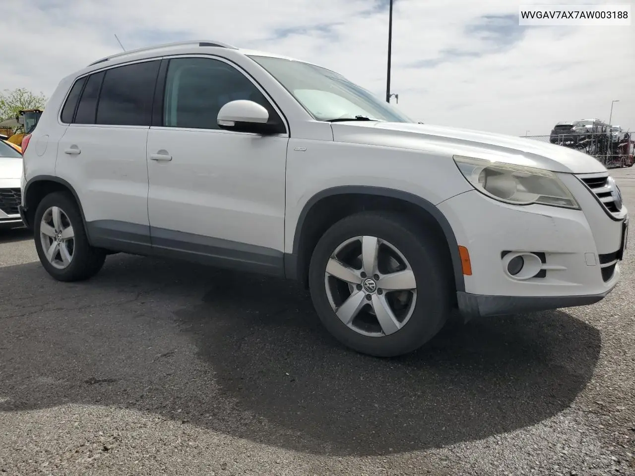 2010 Volkswagen Tiguan S VIN: WVGAV7AX7AW003188 Lot: 56692535