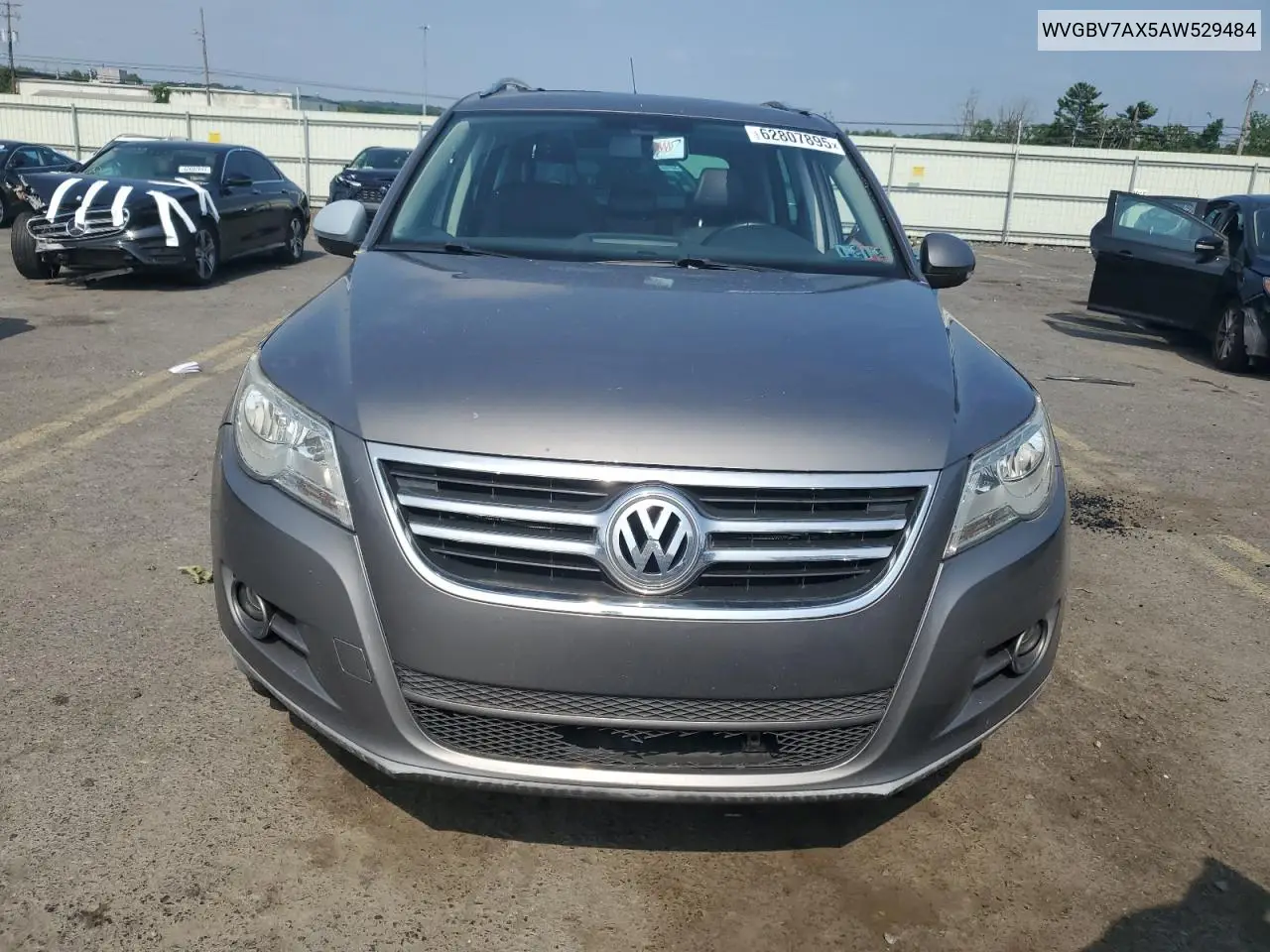 2010 Volkswagen Tiguan Se VIN: WVGBV7AX5AW529484 Lot: 62807895