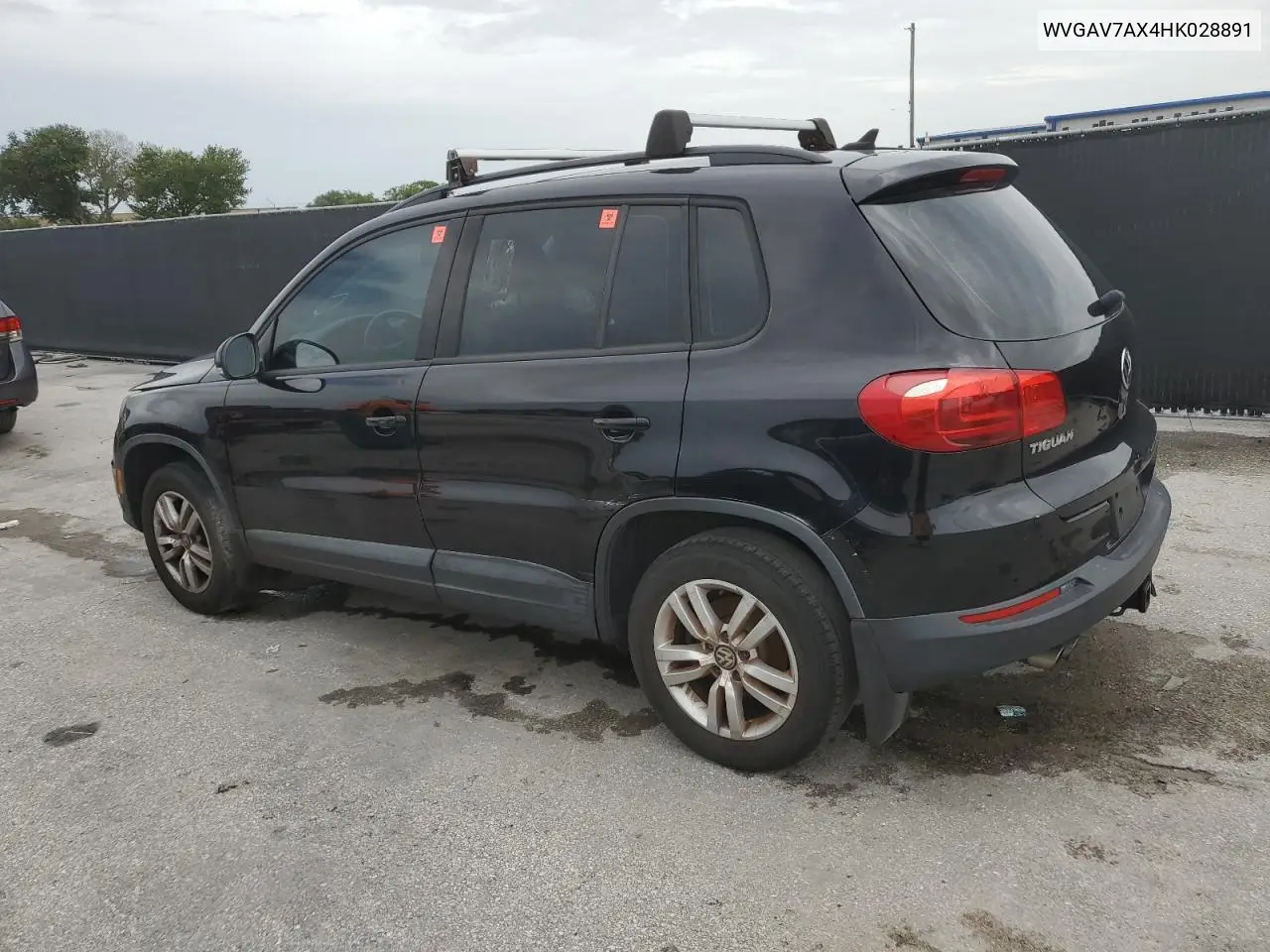 2017 Volkswagen Tiguan S VIN: WVGAV7AX4HK028891 Lot: 62968845