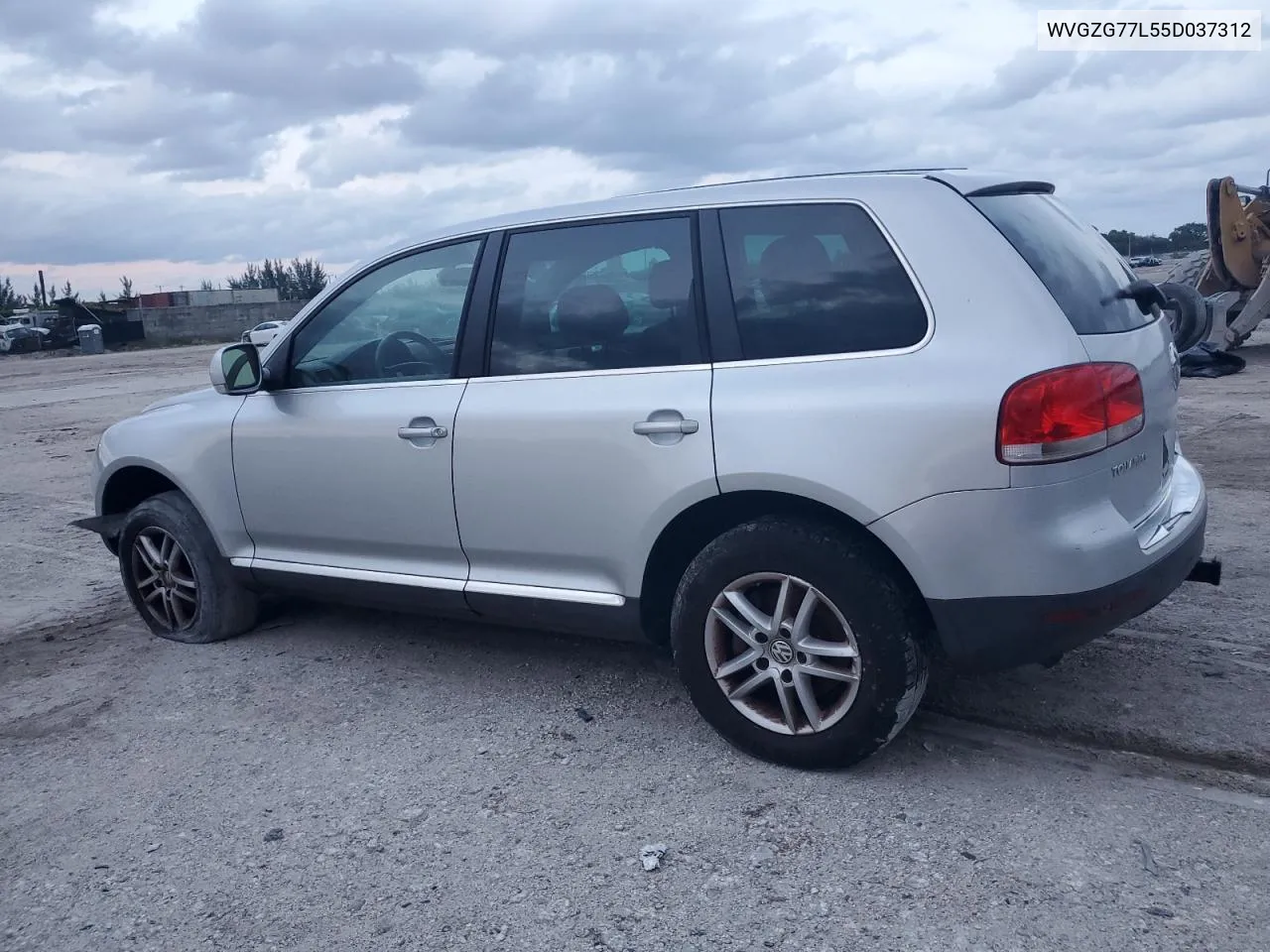 2005 Volkswagen Touareg 3.2 VIN: WVGZG77L55D037312 Lot: 77365654