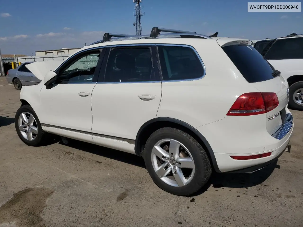 2011 Volkswagen Touareg V6 VIN: WVGFF9BP1BD006940 Lot: 54915745