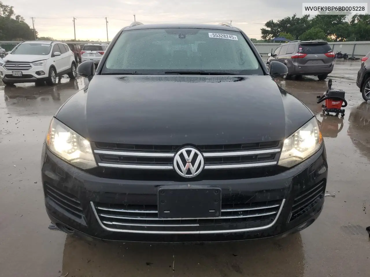 2011 Volkswagen Touareg V6 Tdi VIN: WVGFK9BP6BD005228 Lot: 55328245