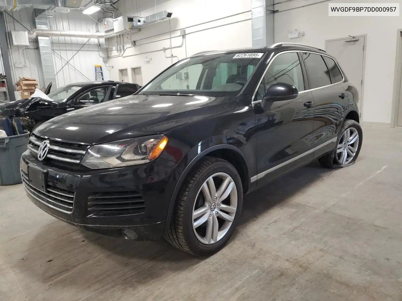 2013 Volkswagen Touareg V6 VIN: WVGDF9BP7DD000957 Lot: 62261895