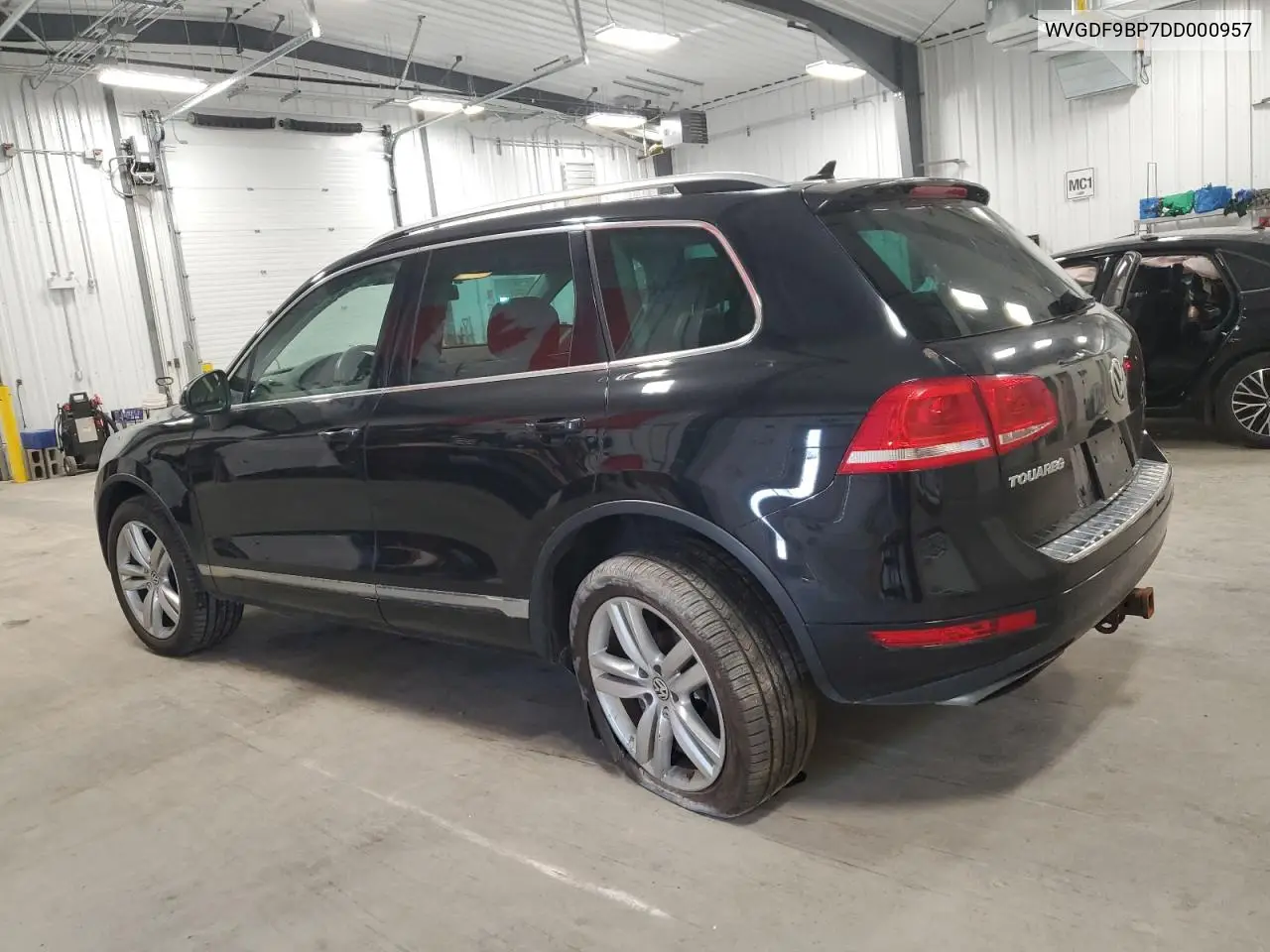 2013 Volkswagen Touareg V6 VIN: WVGDF9BP7DD000957 Lot: 62261895