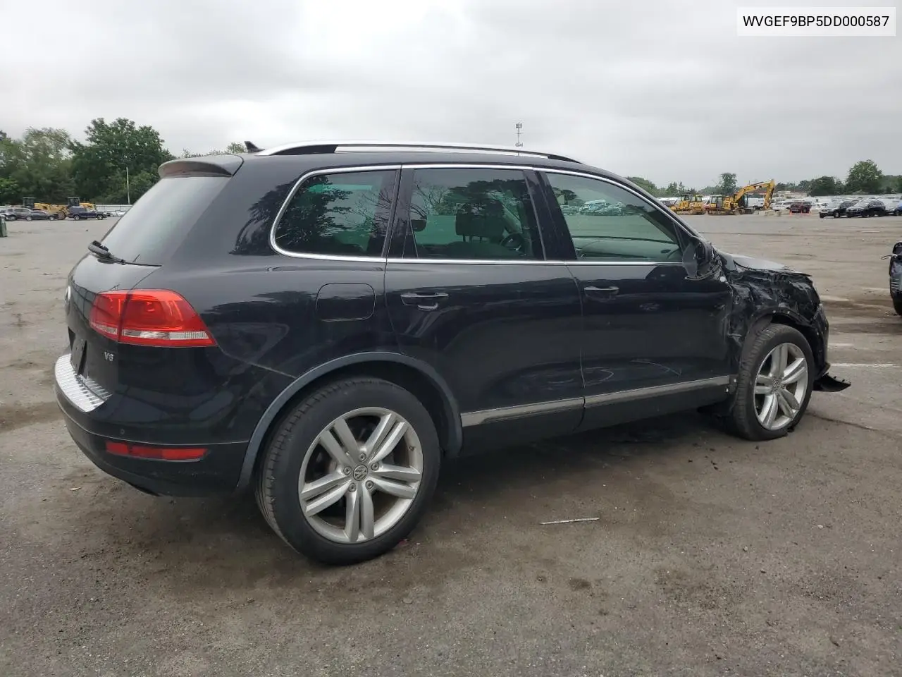 2013 Volkswagen Touareg V6 VIN: WVGEF9BP5DD000587 Lot: 62631575
