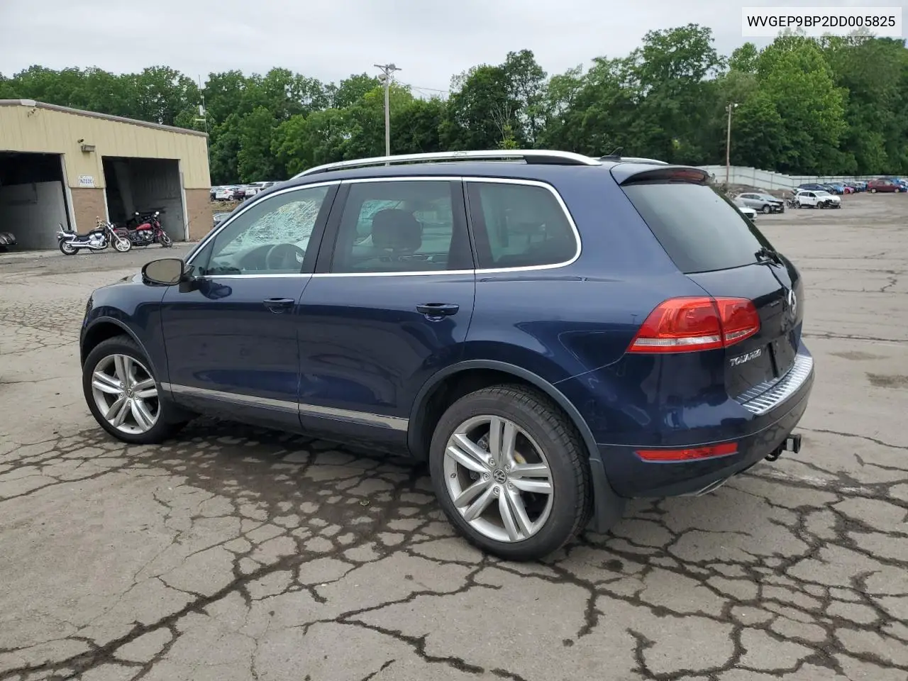2013 Volkswagen Touareg V6 Tdi VIN: WVGEP9BP2DD005825 Lot: 62827515