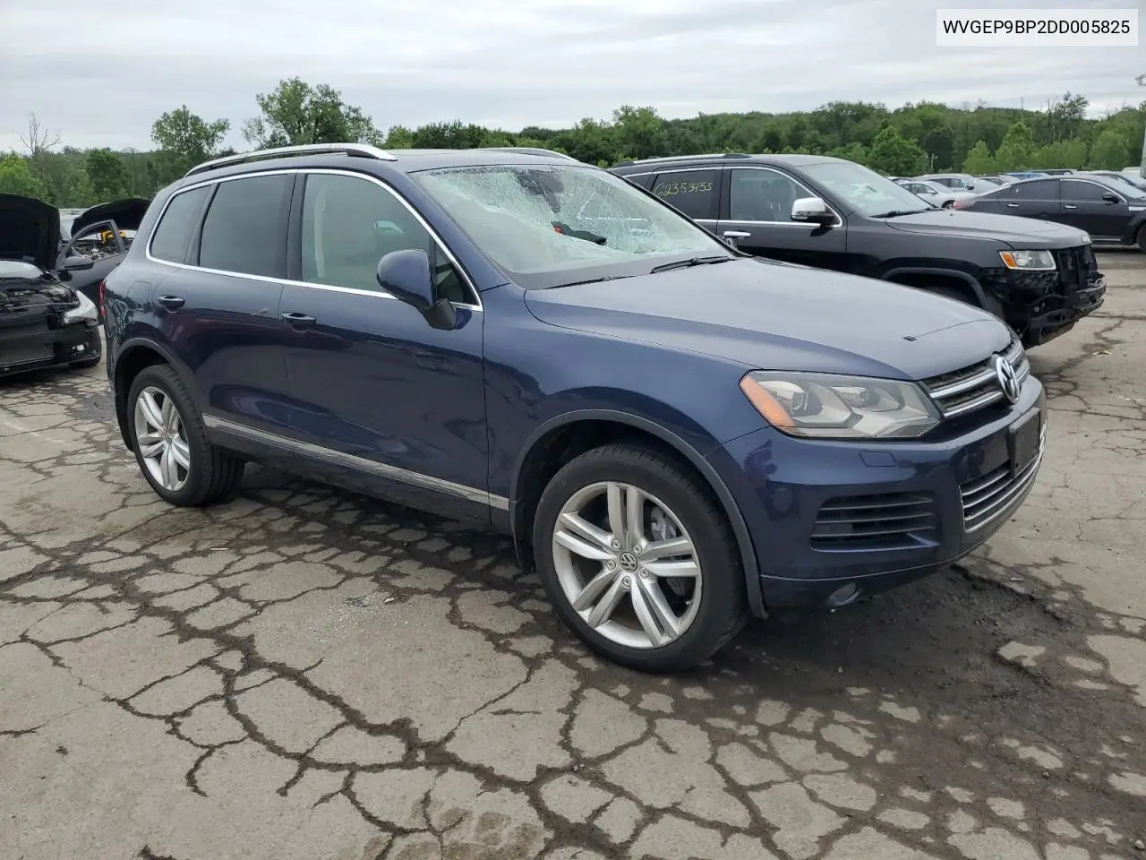 2013 Volkswagen Touareg V6 Tdi VIN: WVGEP9BP2DD005825 Lot: 62827515