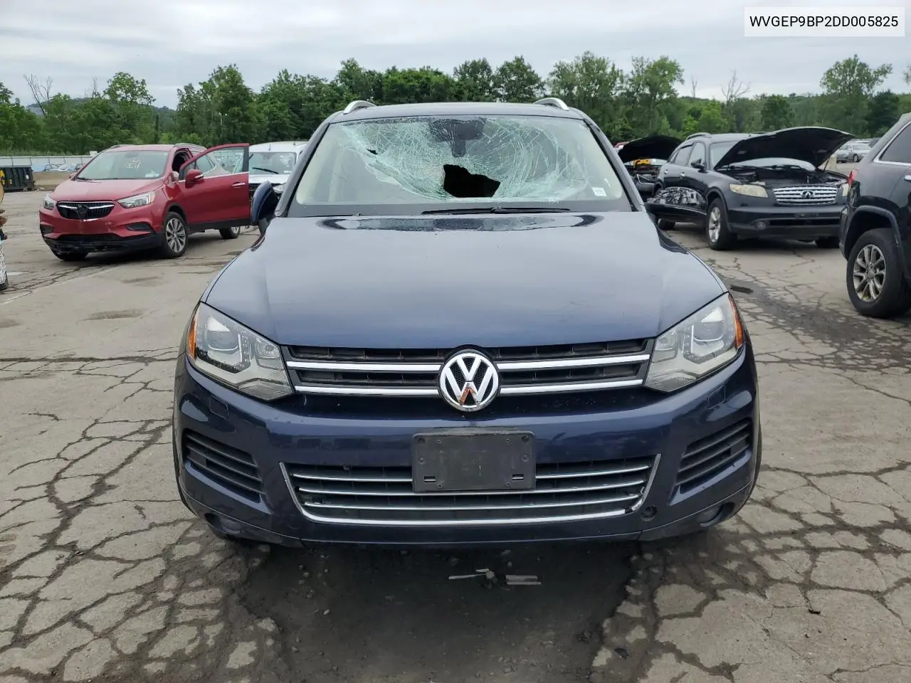 2013 Volkswagen Touareg V6 Tdi VIN: WVGEP9BP2DD005825 Lot: 62827515