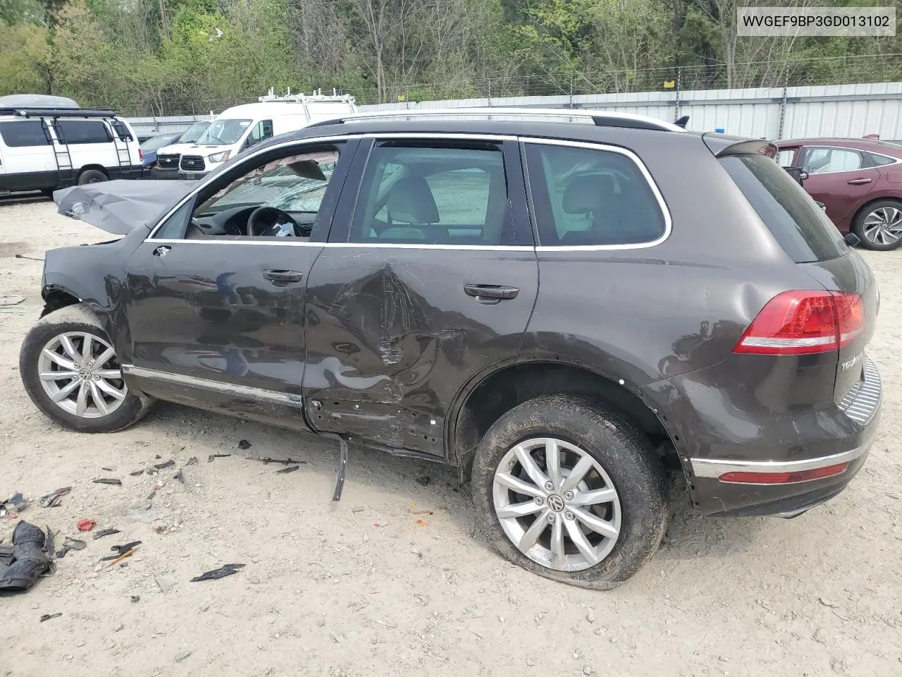 2016 Volkswagen Touareg Sport VIN: WVGEF9BP3GD013102 Lot: 53333375