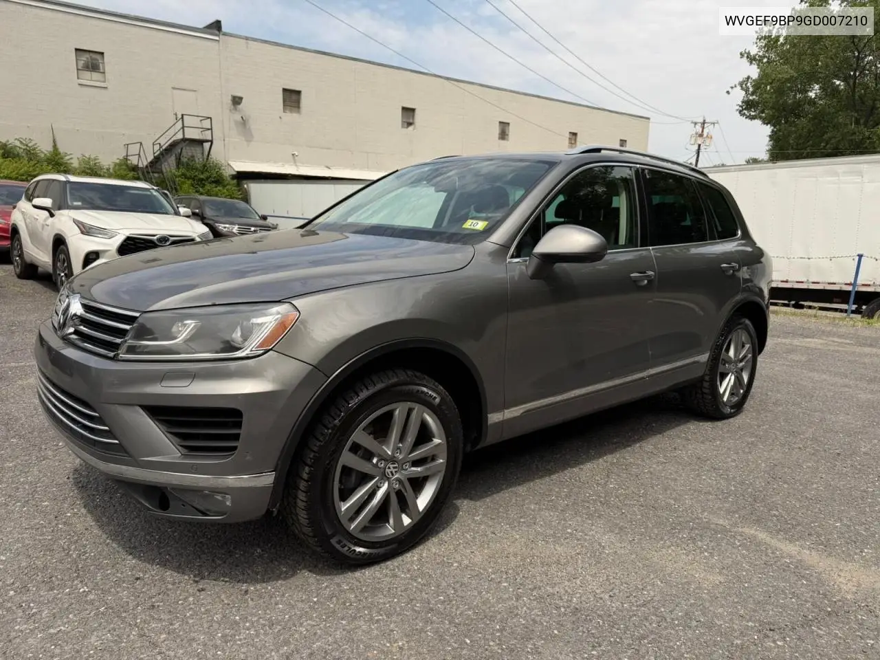2016 Volkswagen Touareg Sport VIN: WVGEF9BP9GD007210 Lot: 61608015