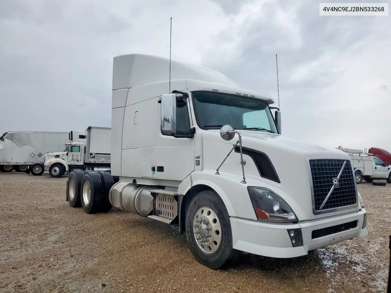 2011 Volvo Vnl Semi Truck VIN: 4V4NC9EJ2BN533268 Lot: 57522055