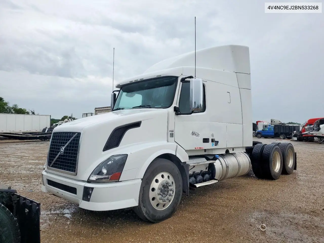 2011 Volvo Vnl Semi Truck VIN: 4V4NC9EJ2BN533268 Lot: 57522055