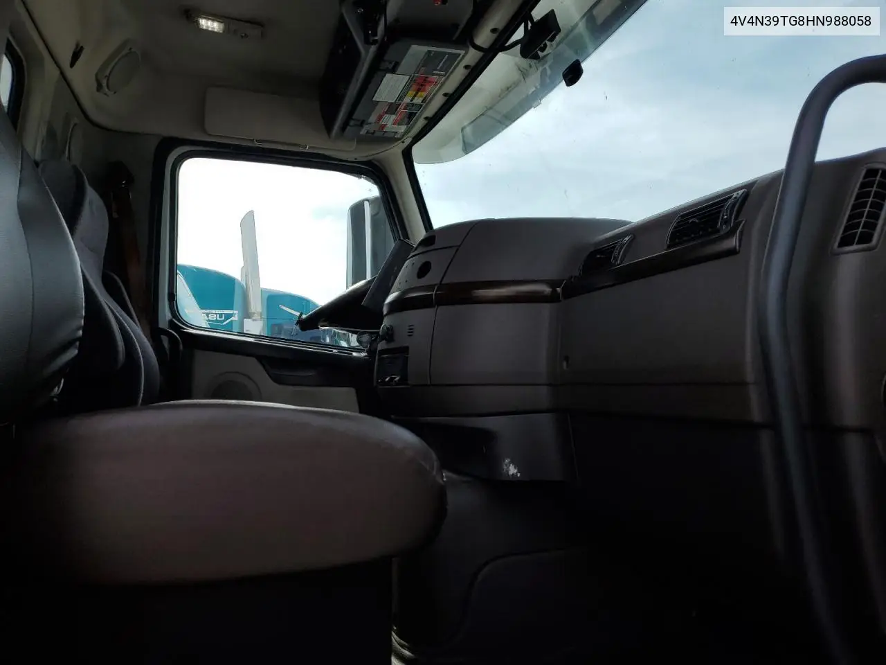 2017 Volvo Vnl Semi Truck VIN: 4V4N39TG8HN988058 Lot: 60454135
