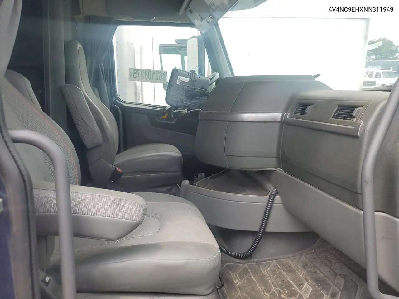 2022 Volvo Vn Vnl VIN: 4V4NC9EHXNN311949 Lot: 62108375