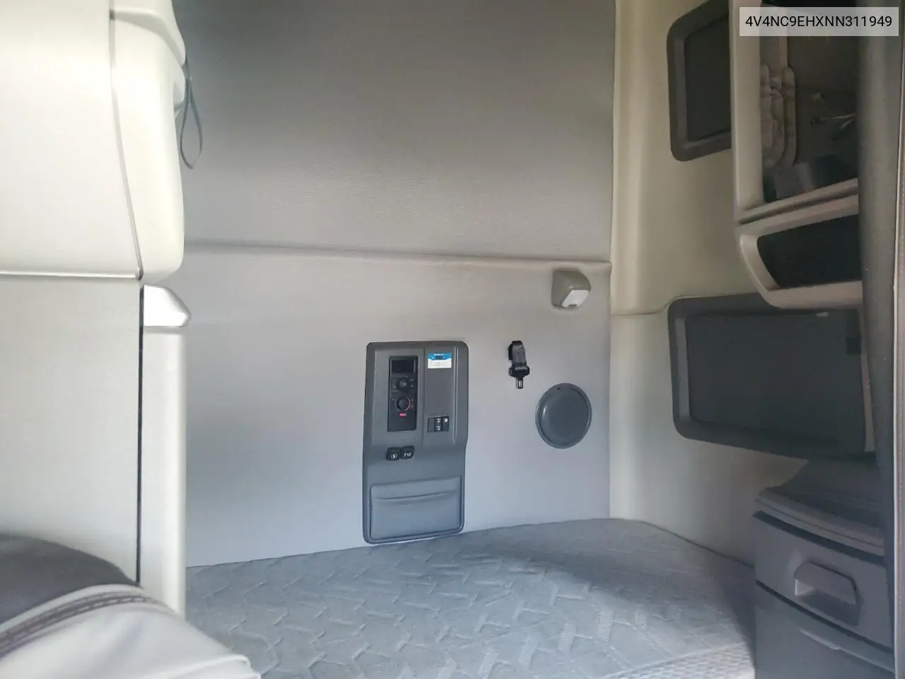 2022 Volvo Vn Vnl VIN: 4V4NC9EHXNN311949 Lot: 62108375