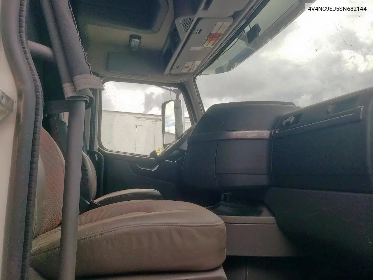 2025 Volvo Vn Vnl VIN: 4V4NC9EJ5SN682144 Lot: 63002955