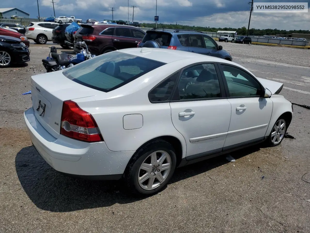 2005 Volvo S40 2.4I VIN: YV1MS382952098552 Lot: 61184415