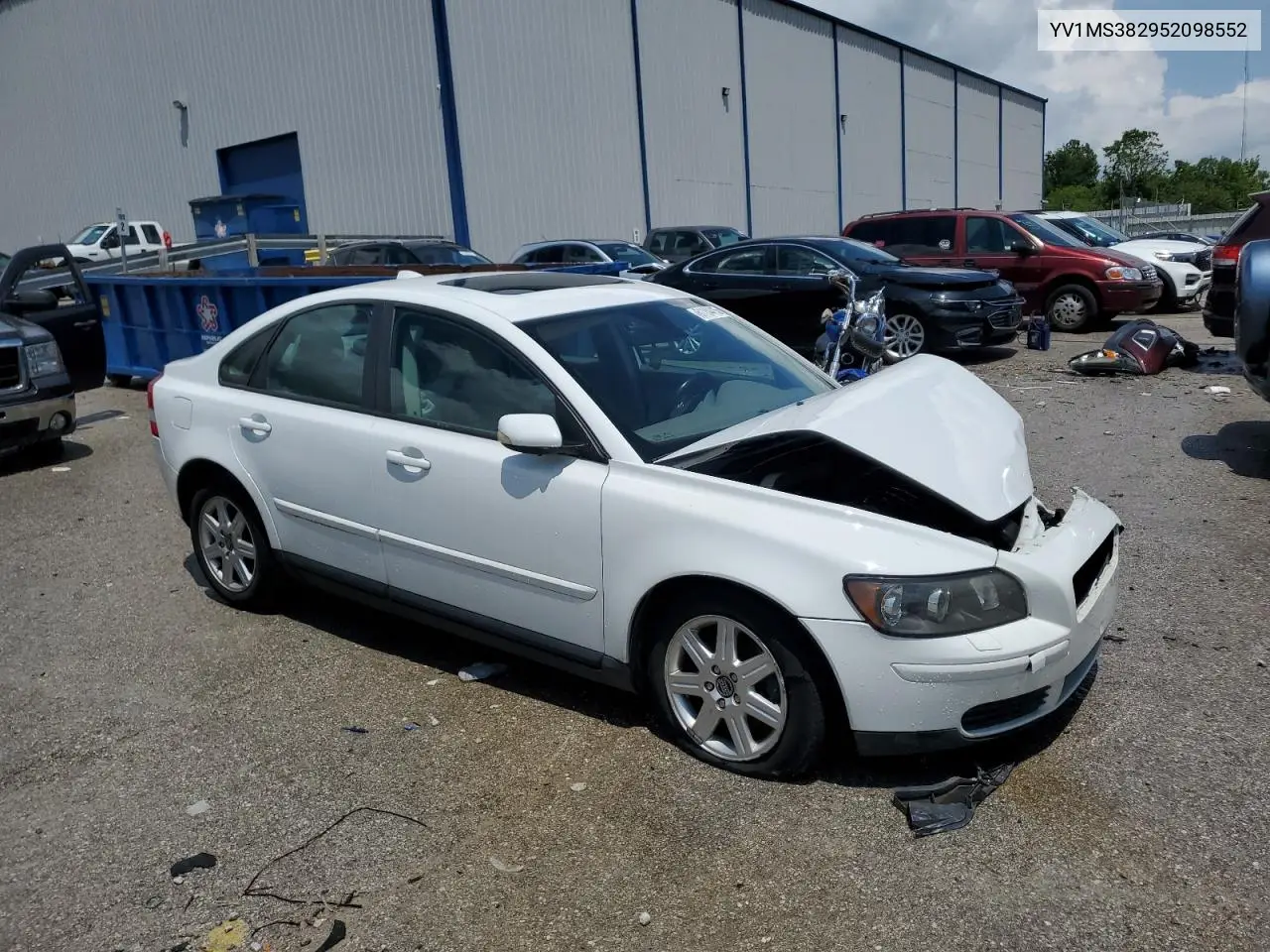 2005 Volvo S40 2.4I VIN: YV1MS382952098552 Lot: 61184415