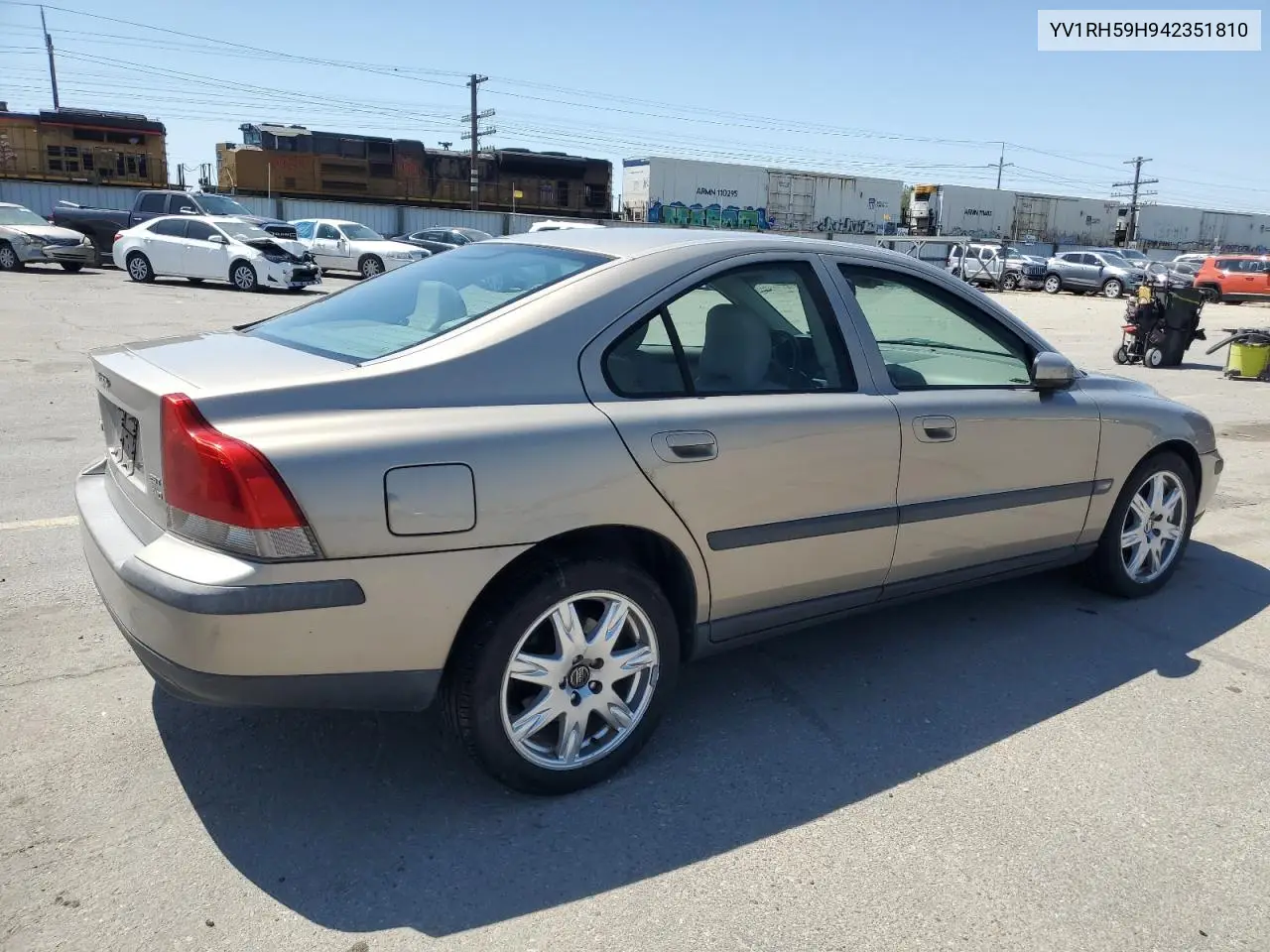 2004 Volvo S60 2.5T VIN: YV1RH59H942351810 Lot: 55010405