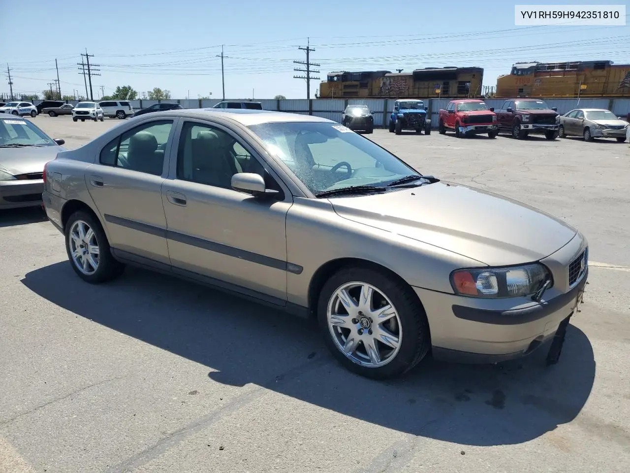 2004 Volvo S60 2.5T VIN: YV1RH59H942351810 Lot: 55010405