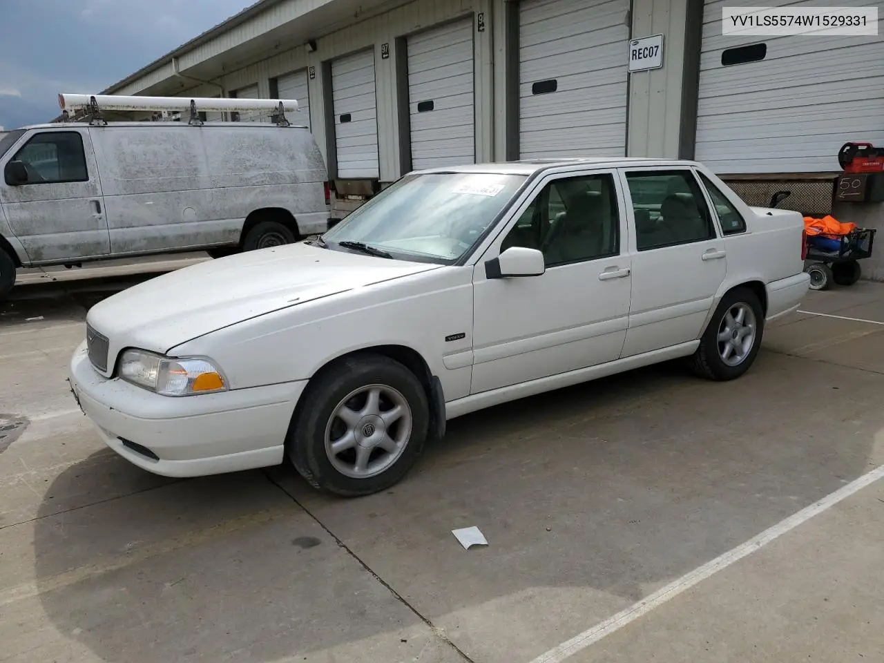 1998 Volvo S70 VIN: YV1LS5574W1529331 Lot: 56122825