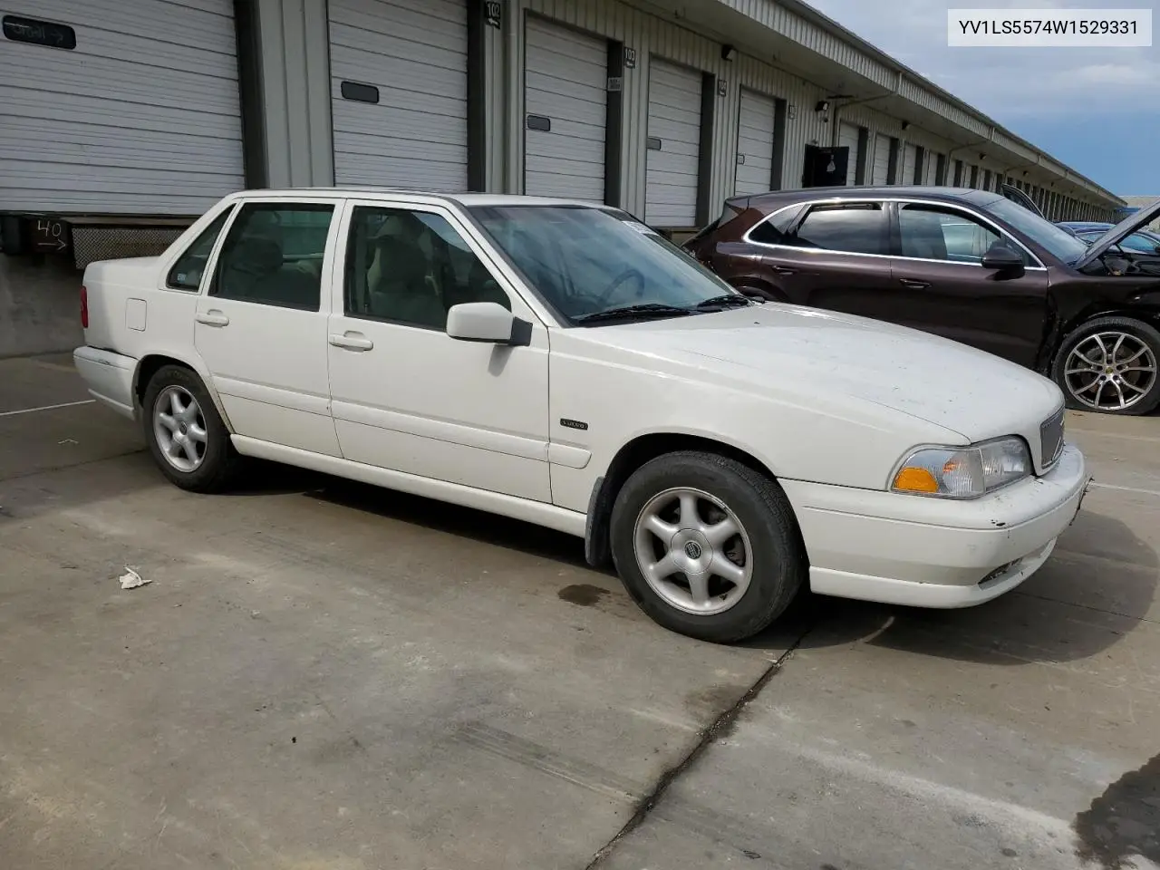 1998 Volvo S70 VIN: YV1LS5574W1529331 Lot: 56122825