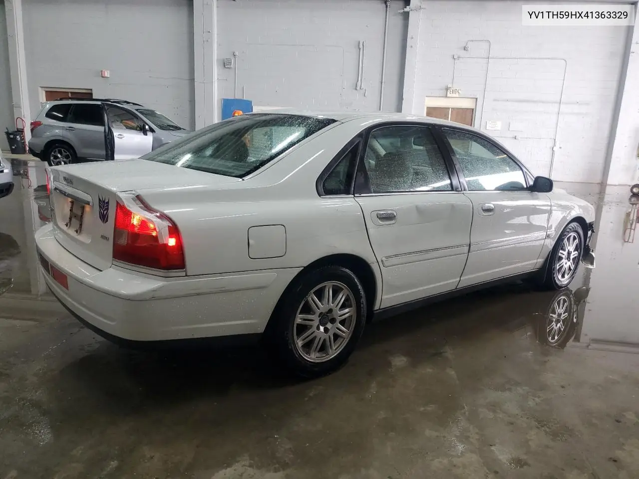 2004 Volvo S80 2.5T VIN: YV1TH59HX41363329 Lot: 56839365